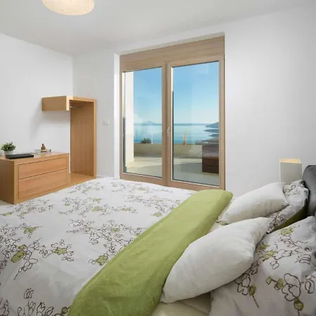 Sea-View Villa In Rabac With Sauna And Pool Nyaraló